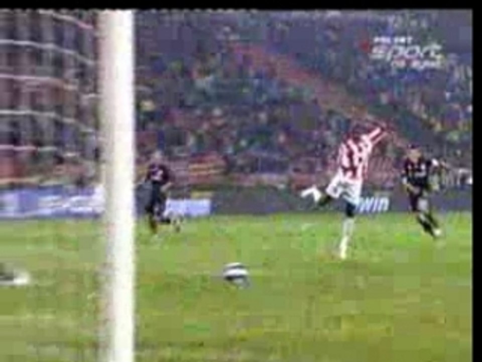 Crvena Zvezda Belgrad – Bayern Monachium 1:1Klose