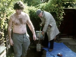 One Foot S04 E01 The Pit And The Pendulum