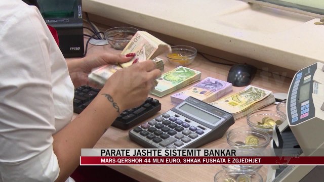 Paratë jashtë sistemit bankar - News, Lajme - Vizion Plus