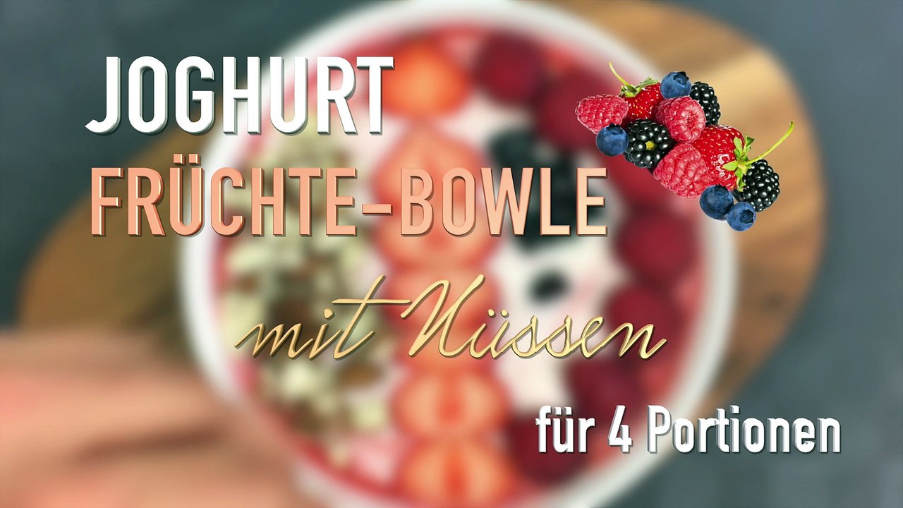 Joghurt-Beeren Bowle mit Nüssen - Rezept