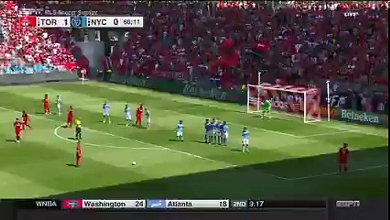 Andrea Pirlo pathetic move .... defending a free kick #WTF