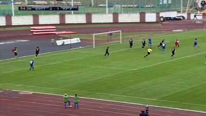 Un gardien marque de sa propre surface !