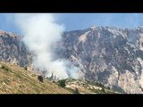 Zjarri në Llogora, pamje nga ndërhyrja me helikopter - Top Channel Albania - News - Lajme