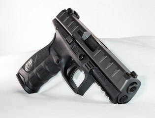 Beretta APX Striker 9mm - Disassembly and Features