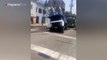 Un hueco casi se traga a un camión de carga en México