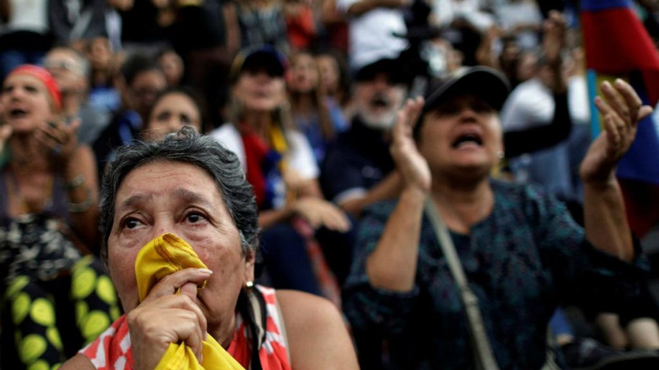 Venezuela: Opposition kämpft weiter - USA verhängen Sanktionen