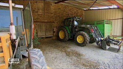 Un agriculteur déclare sa flamme à une prétendante dans "L'amour est dans le pré" - Regardez