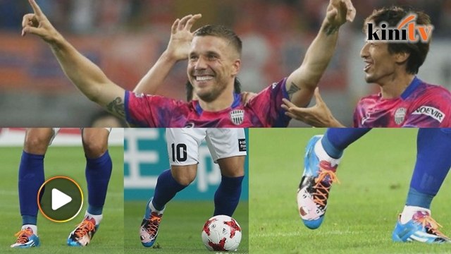 Podolski jaring 2 gol dengan kasut 'Captain Tsubasa'