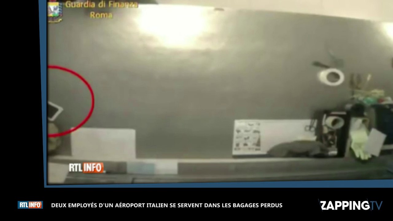 Deux employés d'un aéroport italien volent des smartphones et des tablettes dans les bagages perdus des voyageurs (vidéo)