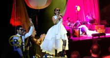 Sertab Erener Konser Sırasında Kıyafetinin Azizliğine Uğradı