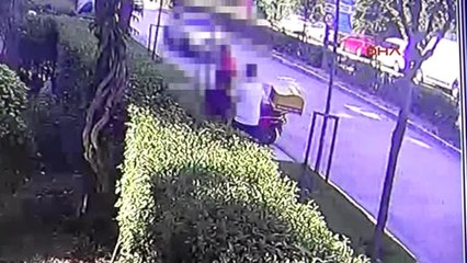 Bahçeşehir'de Bir Evi Soyan Şüpheliler Kamerada...