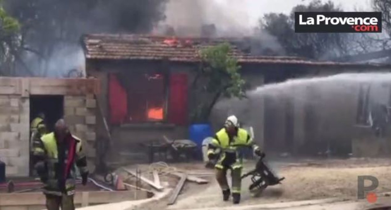 Incendie à Lavalduc près d'Istres : nos images de l'intervention des sapeurs-pompiers
