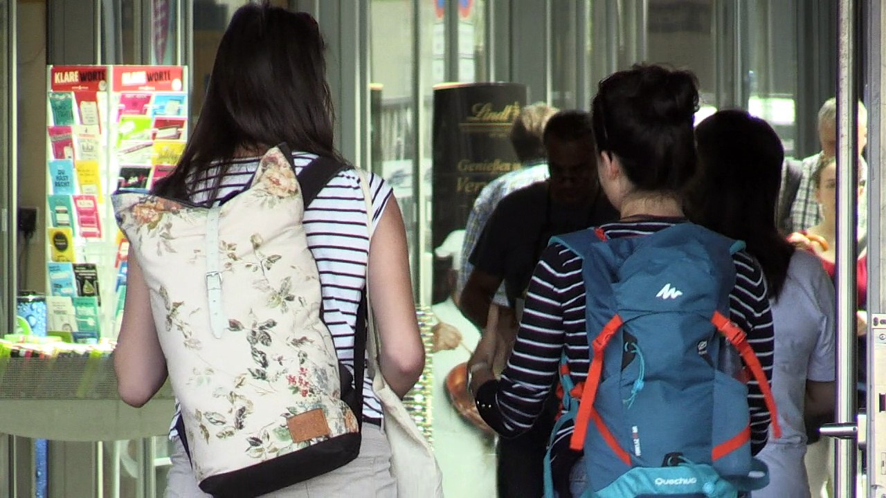 Big Brother in Berliner Bahnhof