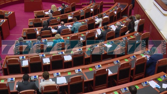 HAPET RRUGA E HETIMIT TE ZYRTAREVE, HYJNE NE FUQI NDRYSHIMET - News, Lajme - Kanali 13