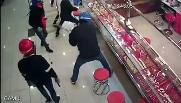 Quand un casse de bijouterie ne se passe pas comme prévu...