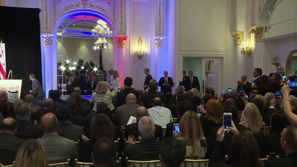 Trump dá um novo passo em falso no caso russo