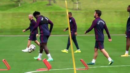 Wilfried Bony Stunning First Touch During Manchester City Training!