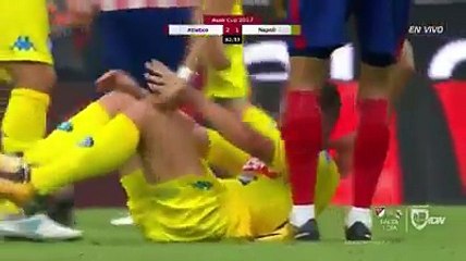 Le geste hallucinant de Diego Godín en match amical