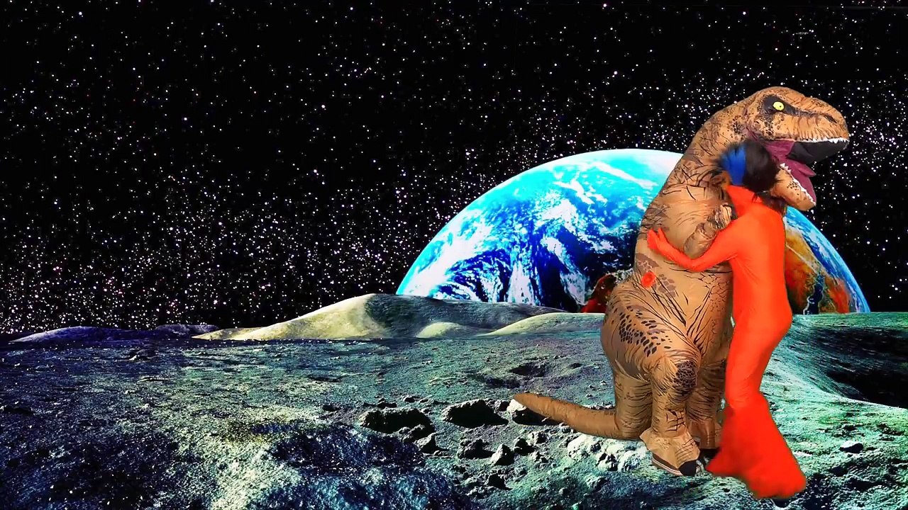 FUNNY SUPERMAN VS TREX PARODY! PRINCESS AND SUPERHERO WEDDING IN REAL LIFE-qqVcVtWQD1s