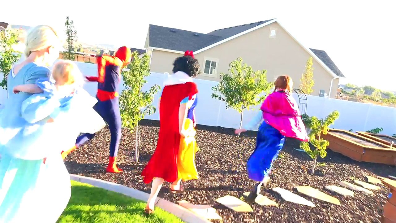 PRINCESS SELFIE!! MESSY TURKEY DINNER FAIL W_ THE FLASH AND PIE IN THE FACE SUPERHERO COMPILATION-U14kWIHaRpc