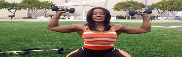 Lenda Murray shoulder workout (outdoors)