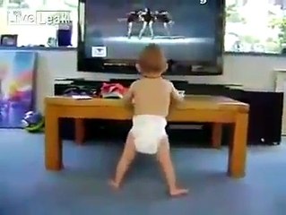 Baby  Having Fun  While Watching Music-DailyFun Zone