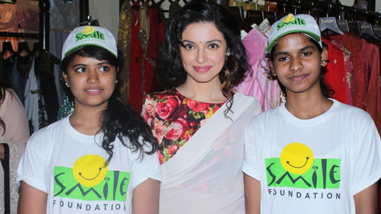 Divya Khosla Kumar At Indulge4Smile A Charity Trunk Show