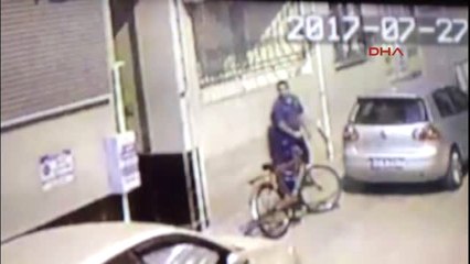 Aydın Sokak Ortasında Mastürbasyon Yaparken Kameraya Yakalandı