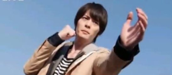 Kamen Rider Build Henshin