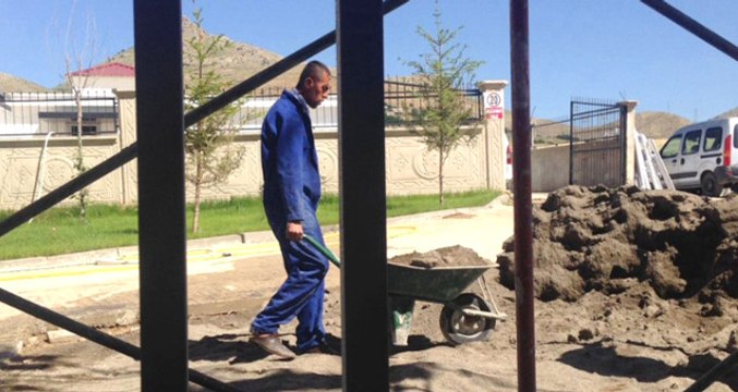 Engelli Merkezinde Skandal! Engelli Hastalar, Zorla Çalıştırılırken Görüntülendi