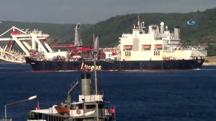 Dev Gemi Çanakkale Boğazı’ndan Geçti