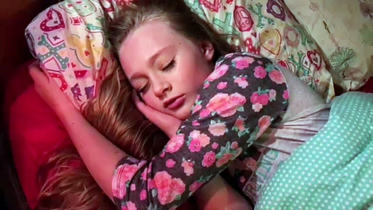 Freddy Krueger from Nightmare on Elm street kidnaps Princess Ella from her dreams(New scar