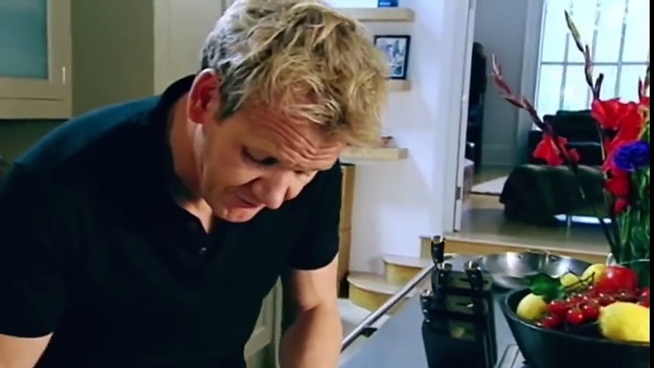 (中文字幕)地獄廚房主廚Gordon Ramsay 教你如何切洋蔥不流淚