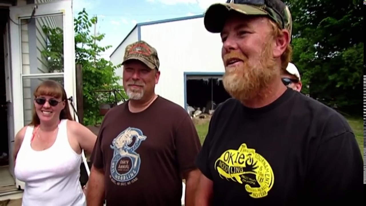 [中文字幕] Gordon Ramsay 美國- 手抓鯰魚並料理 Gordon Ramsay Catching Wild Catfish By Hand in Oklahoma