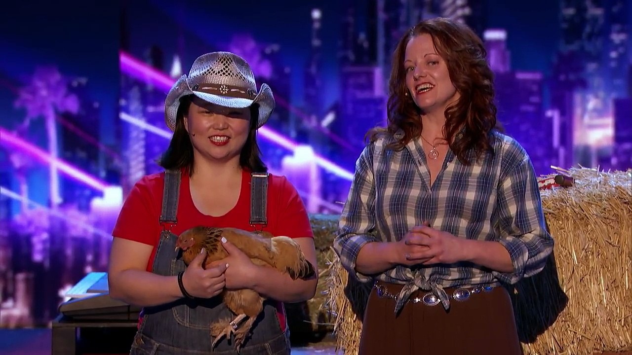 Jokgu of the Flockstars_ The Piano Playing Chicken Is Back! - America's Got Tale
