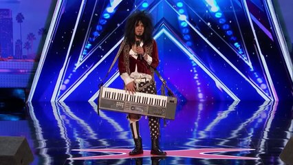 Musician Rock The Stage With His Electric Keyboard on America's Got Talent 2017