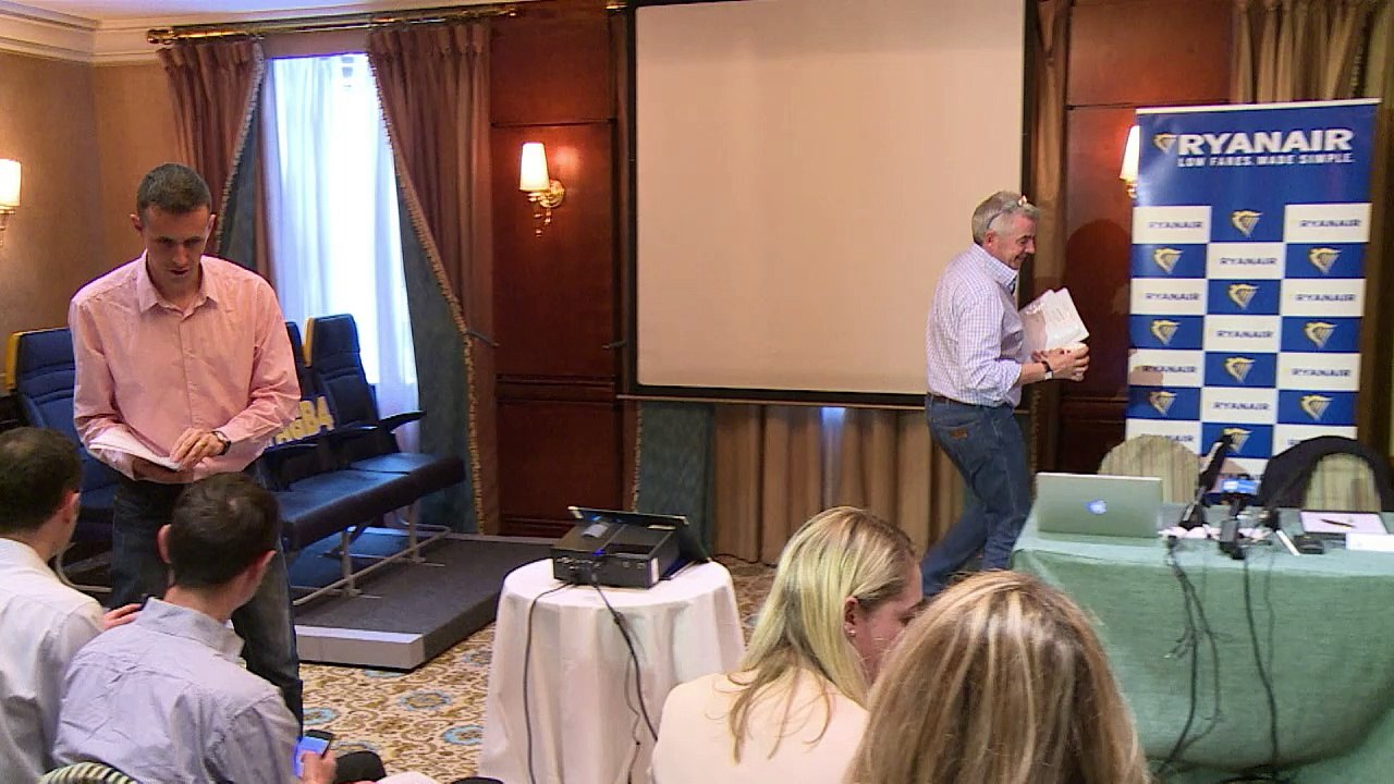 Ryanair warns of cancelled flights if no Brexit deal by 2018 end