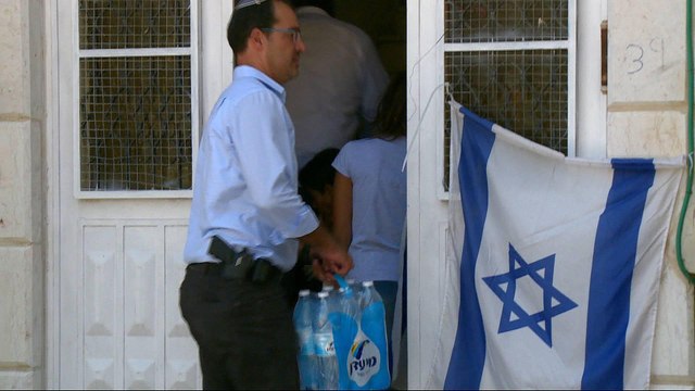 Israeli settlers seize Palestinian family homes in Hebron