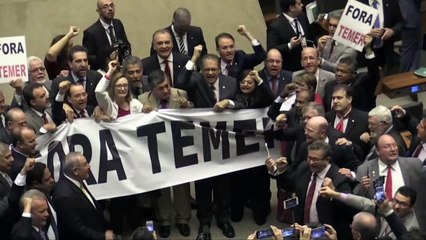 نقاش صاخب في البرلمان البرازيلي حول محاكمة الرئيس بتهمة الفساد