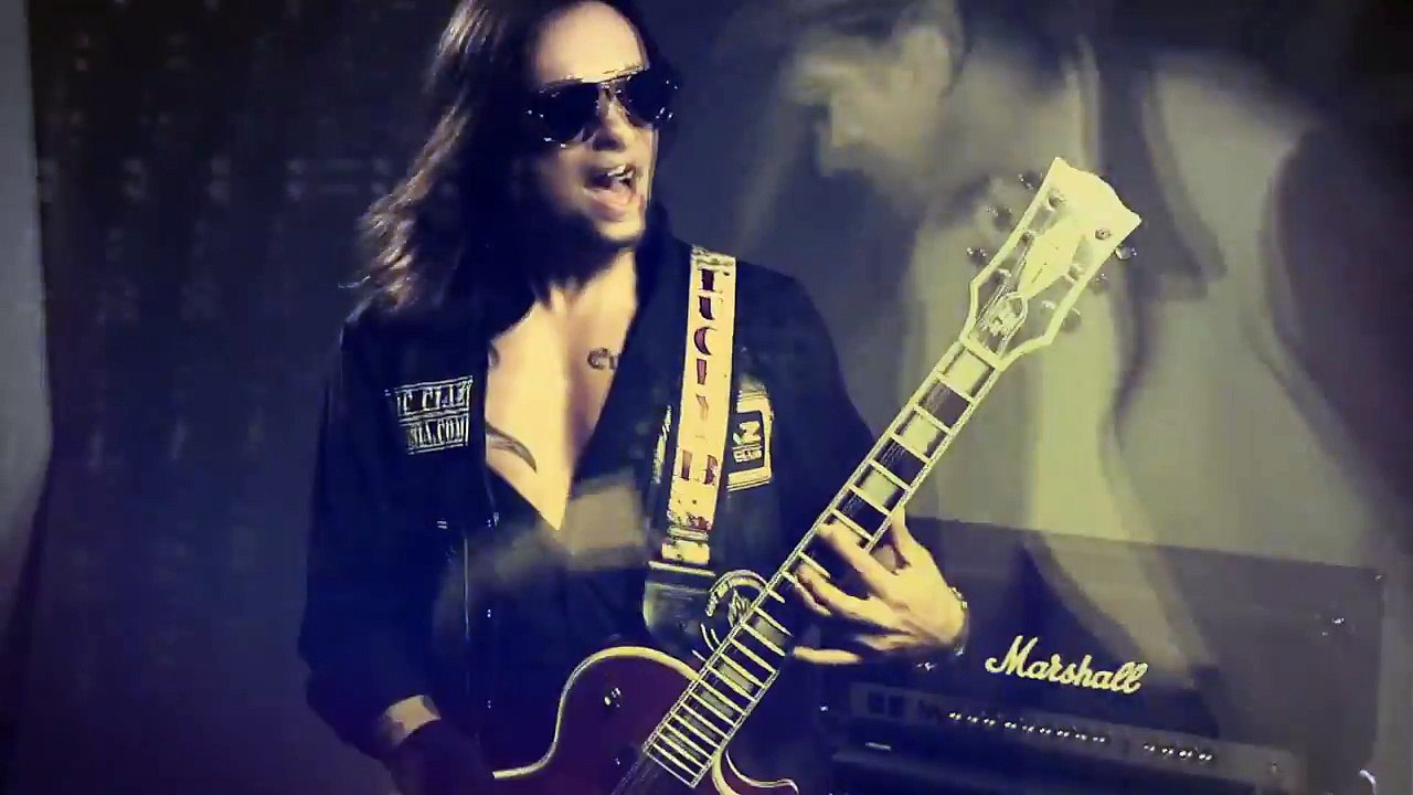 Fenisia // Mr Hughes [Official Video]
