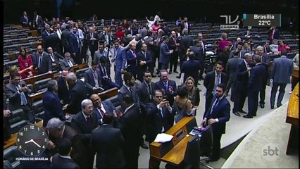 Em votação na Câmara, 21 deputados do PSDB votaram contra Temer