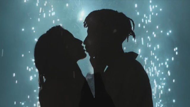 El catalán Carlos Sadness promueve su nuevo sencillo Volcanes dormidos en México