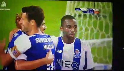 Tiquinho Soares fecha a partida com hattrick!