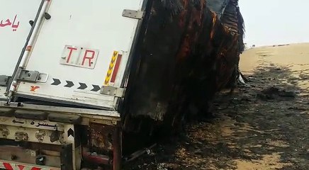 شاهد تريله تحترق كامله معذى الباب الخلفي حقها شاهدوشوف ---  سبحان الله