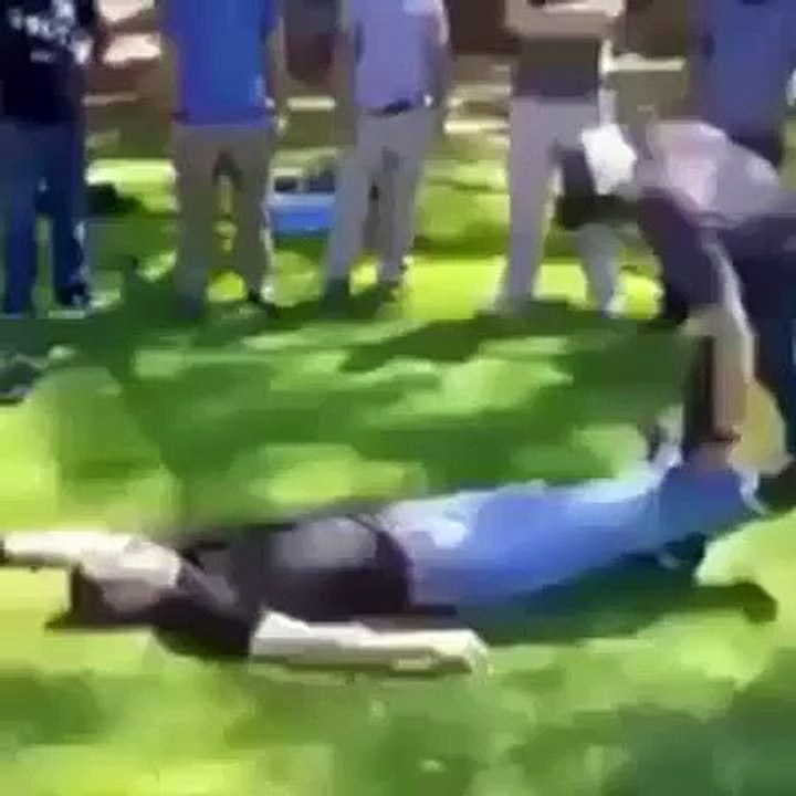 Aprenda a levantar amigo bêbado