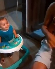 Garotinha mostrando talento no Pagode desde cedo