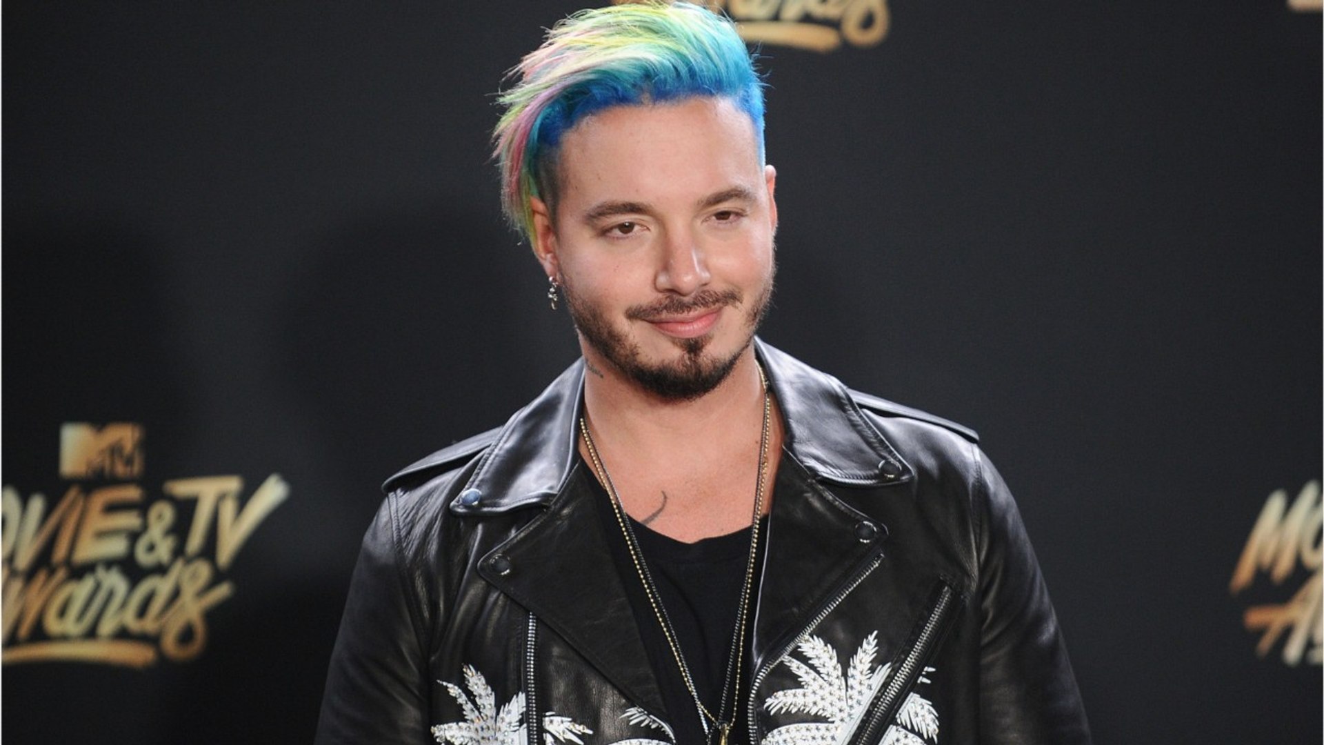 J balvin 2023. J balvin usher. J balvin вбилзи. джей балвин ориентация. J balvin фото.