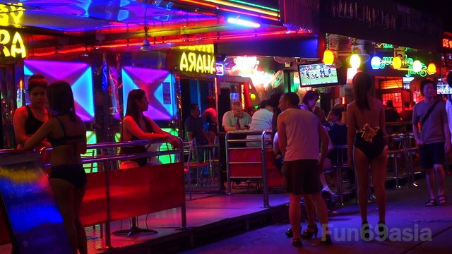 Bangkok Red Light District 2017 VLOG #6 Soi Cowboy Baccara GoGo Bars Girl Dancers