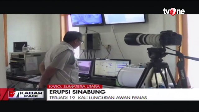 Debu Vulkanik Erupsi Sinabung Guyur Pemukiman Warga