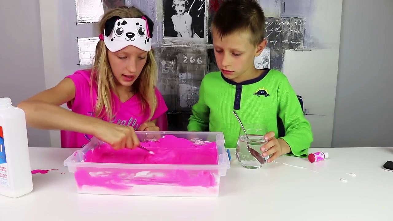 Making Slime Blindfolded!!! - video Dailymotion